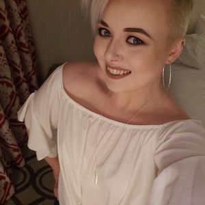 Meet your Posher, Elise